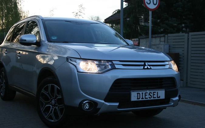 Mitsubishi Outlander cena 81500 przebieg: 50000, rok produkcji 2020 z Warszawa małe 631